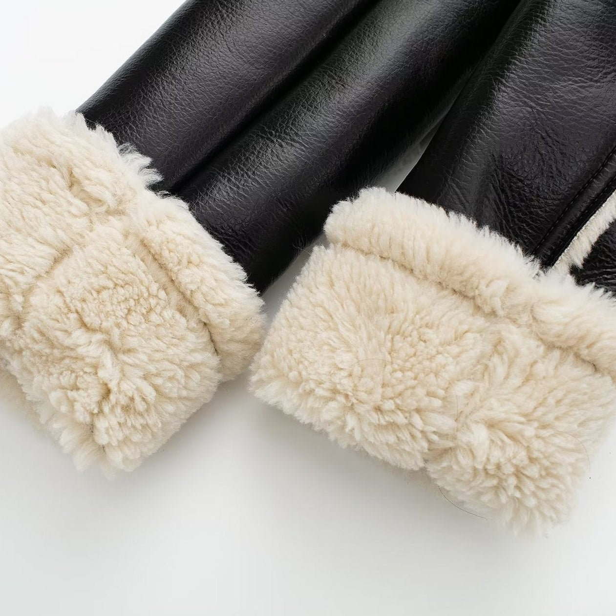 Jaqueta de Couro Feminina