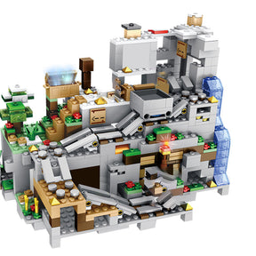 Caverna da Montanha Minecraft (1.000 Peças) - Lojas Versalla