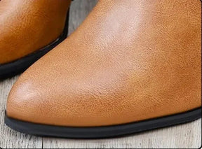 Bota de Couro Casual Clássica com Salto